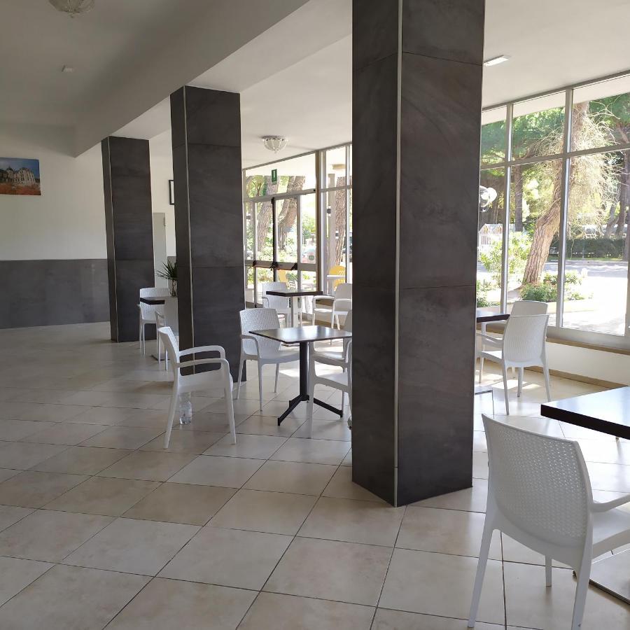 Hotel Madonna Del Pino Cervia Luaran gambar