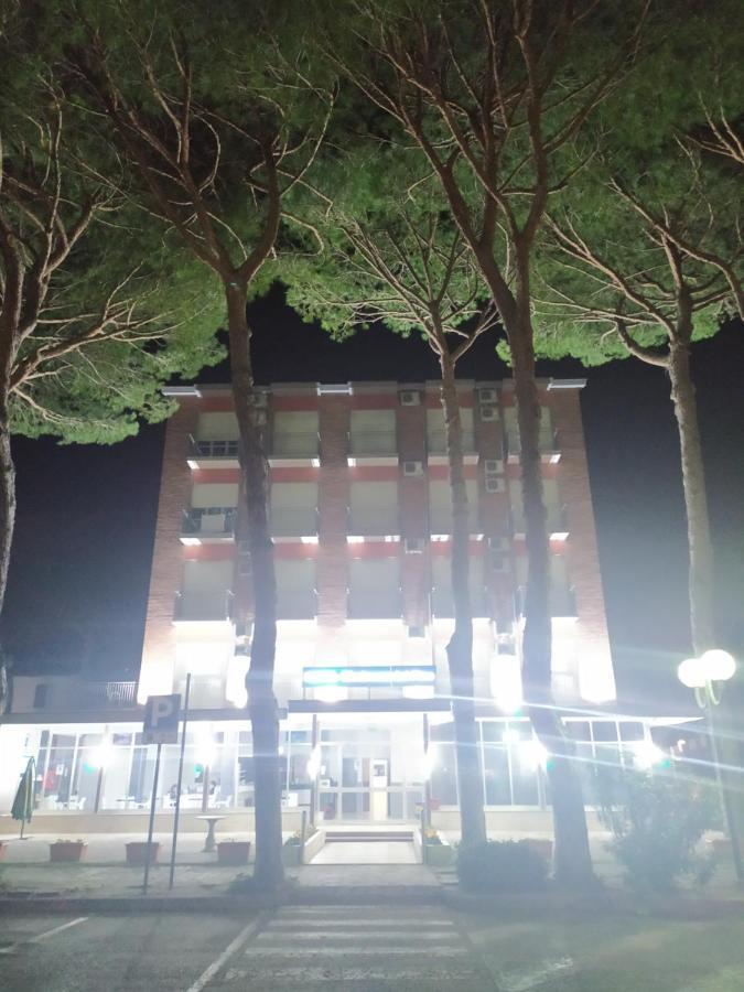 Hotel Madonna Del Pino Cervia Luaran gambar
