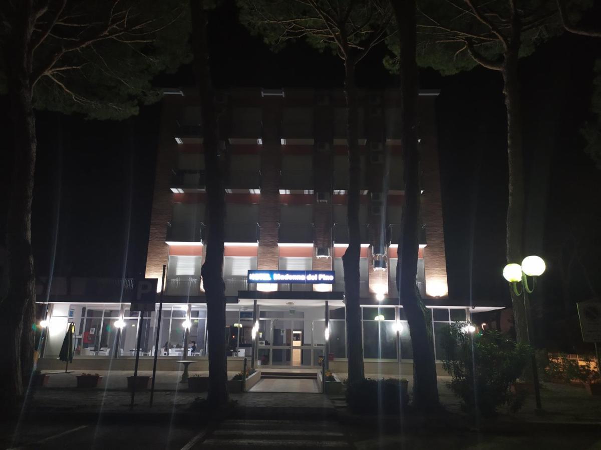 Hotel Madonna Del Pino Cervia Luaran gambar